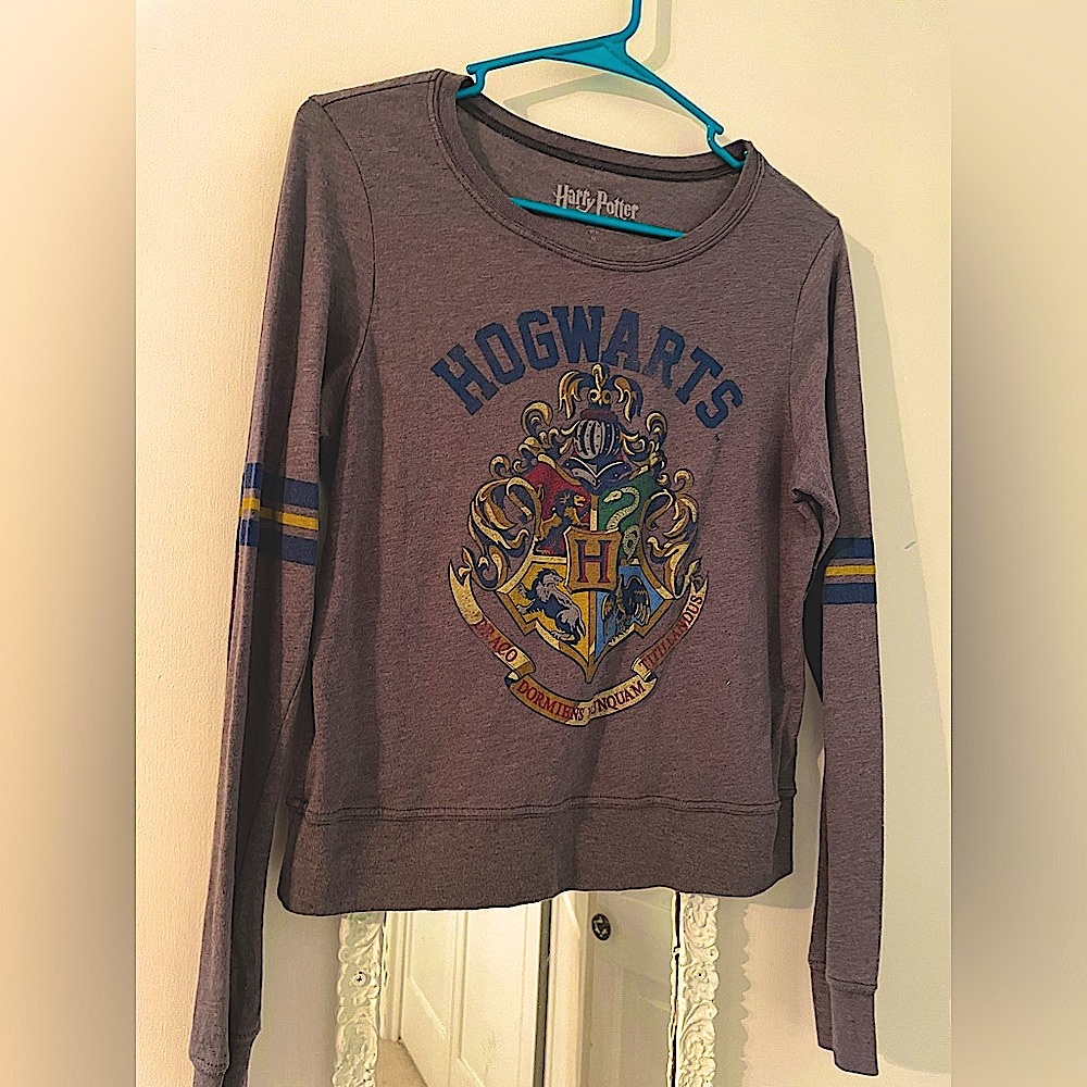 Hogwarts original Kids Long sleeve top Warner Brothers Hogwarts, small.